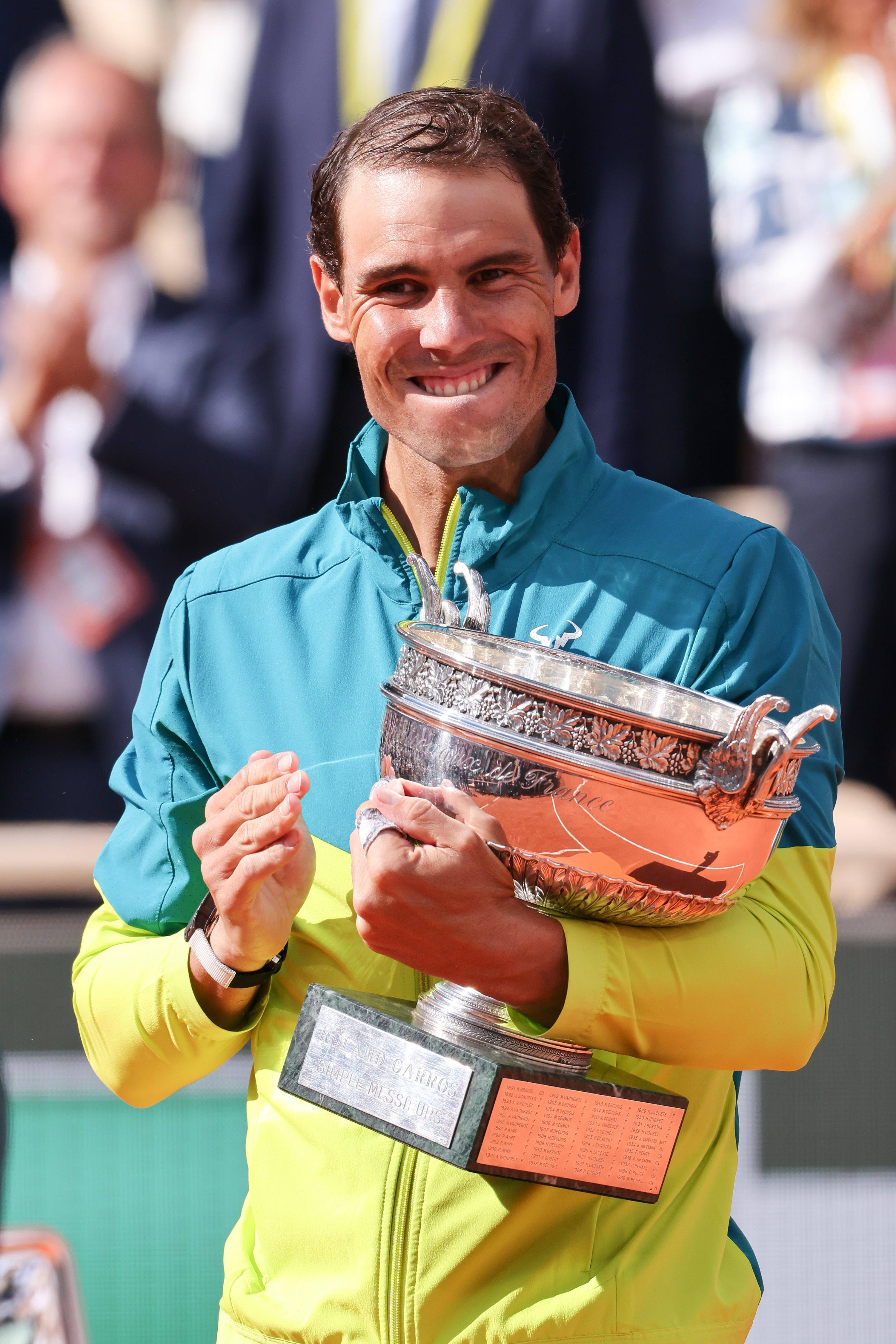 包含世界网球队完胜日本网球队，纳达尔关键制胜的词条