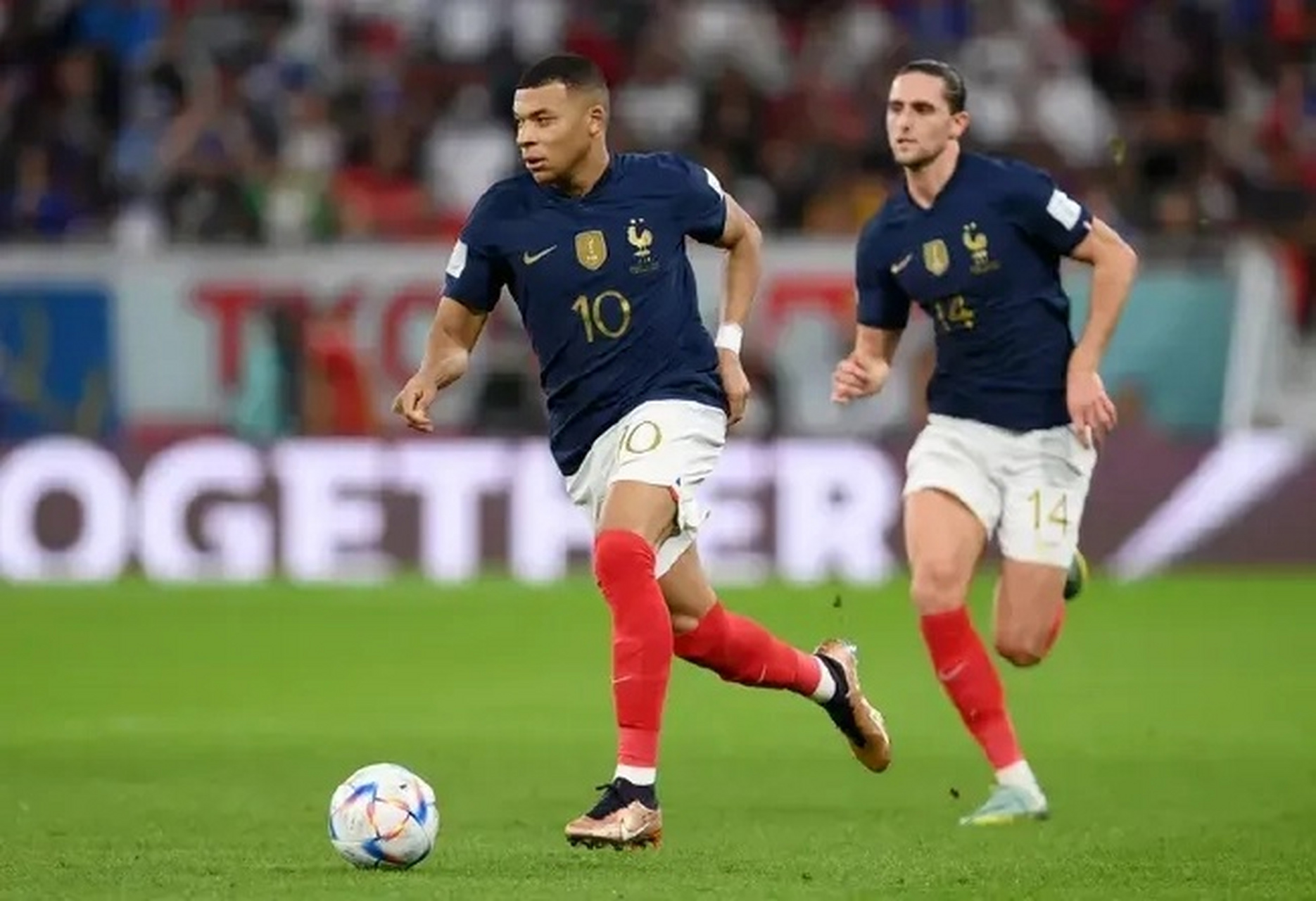 希腊碾压波兰，姆巴佩刷新纪录