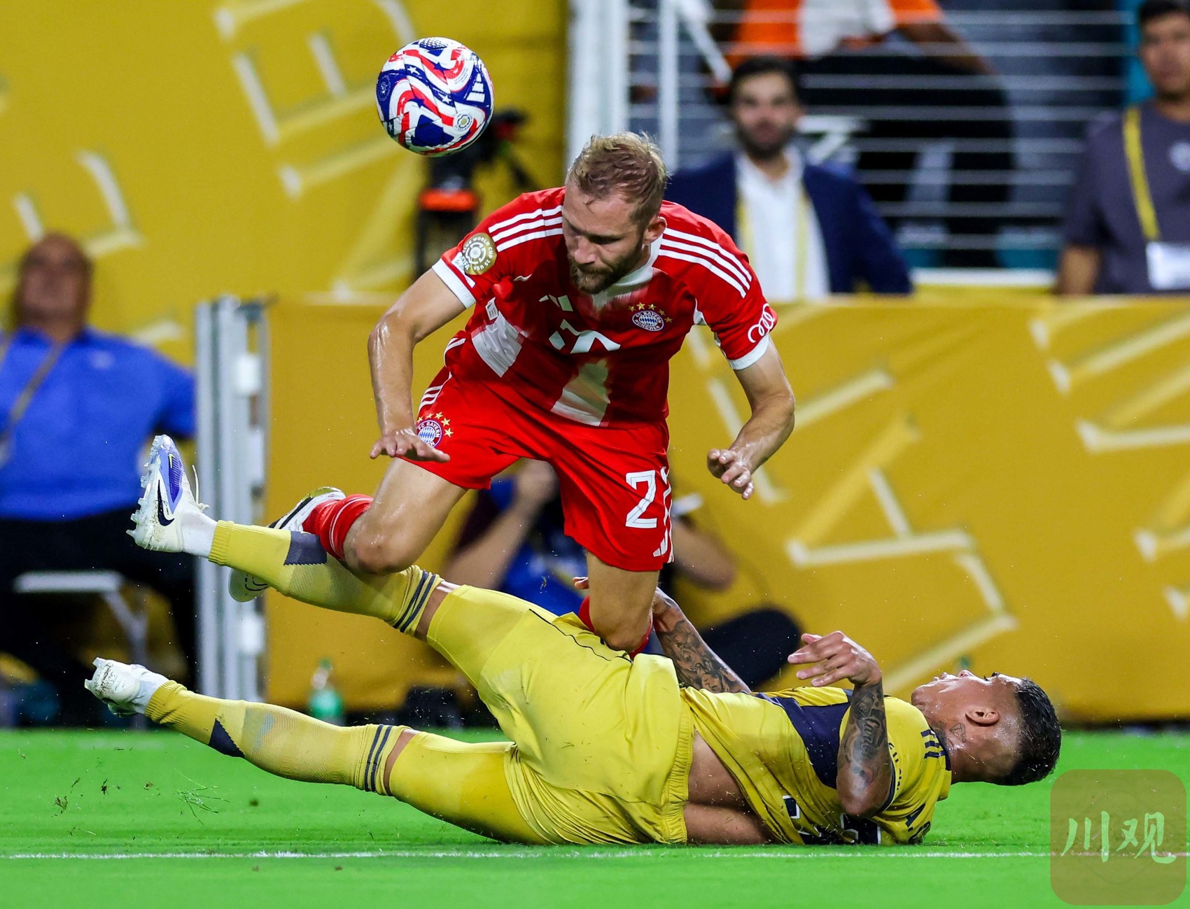 包含乌拉圭绝杀巴黎，凯恩统治全场的词条