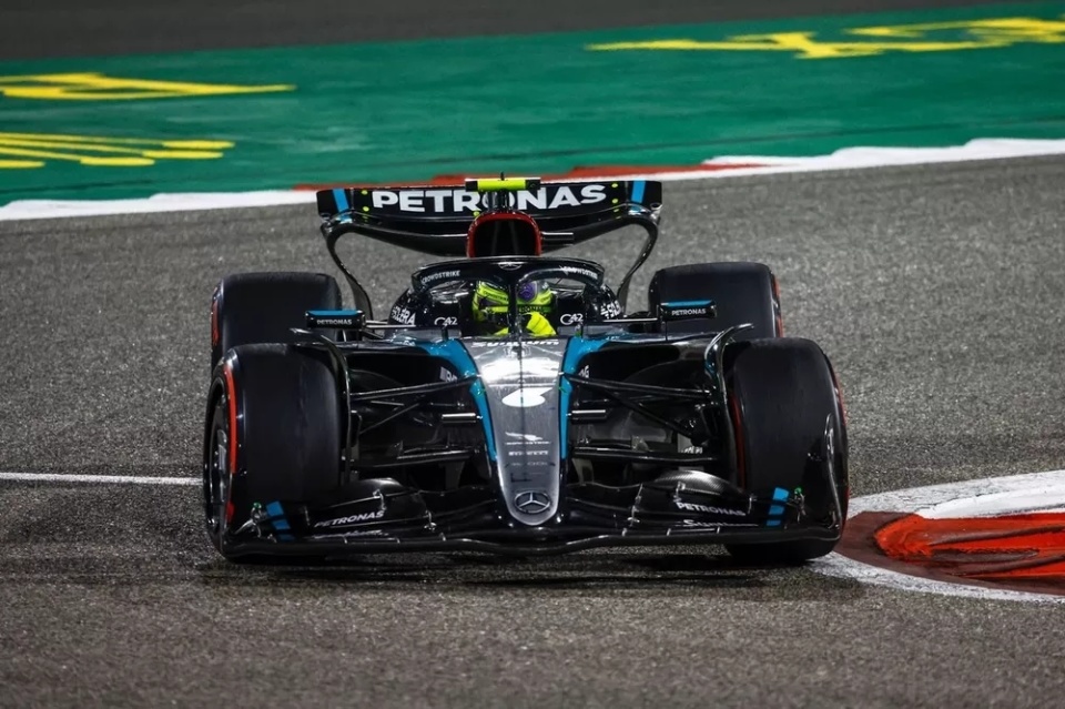 迈凯伦完胜红牛二队,汉密尔顿扛起全队的简单介绍 迈凯伦完胜红牛二队,汉密尔顿扛起全队的简单介绍