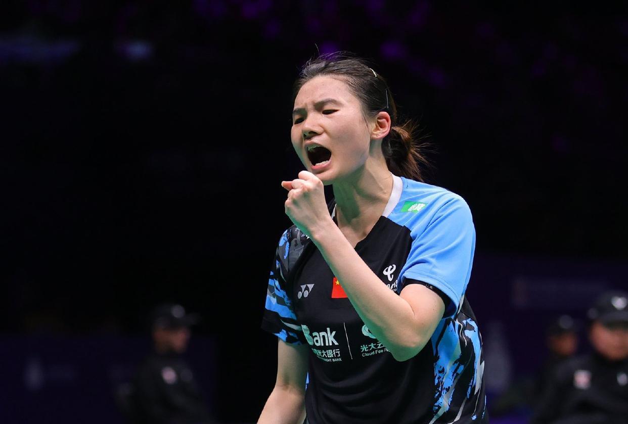 紧张比赛引发观众热议，谁将夺冠？