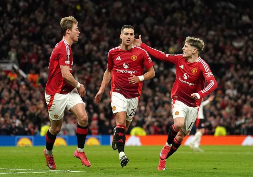 曼联中场受重伤，未来恐将缺席多场比赛！的简单介绍