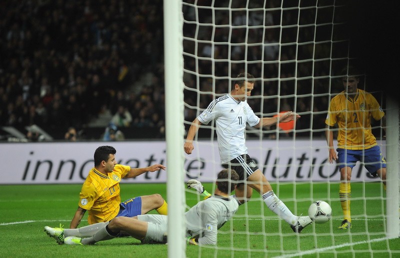 包含澳大利亚男篮逆转战胜德国，取得突破性胜利的词条