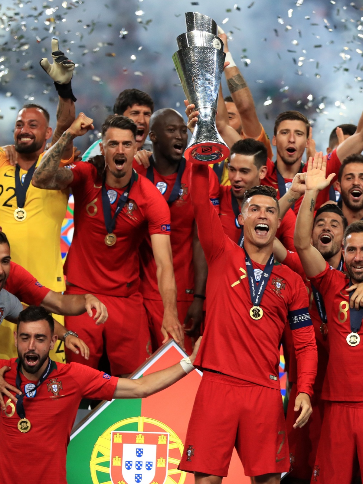 关于激烈交锋！世界各国球员争取胜利的信息