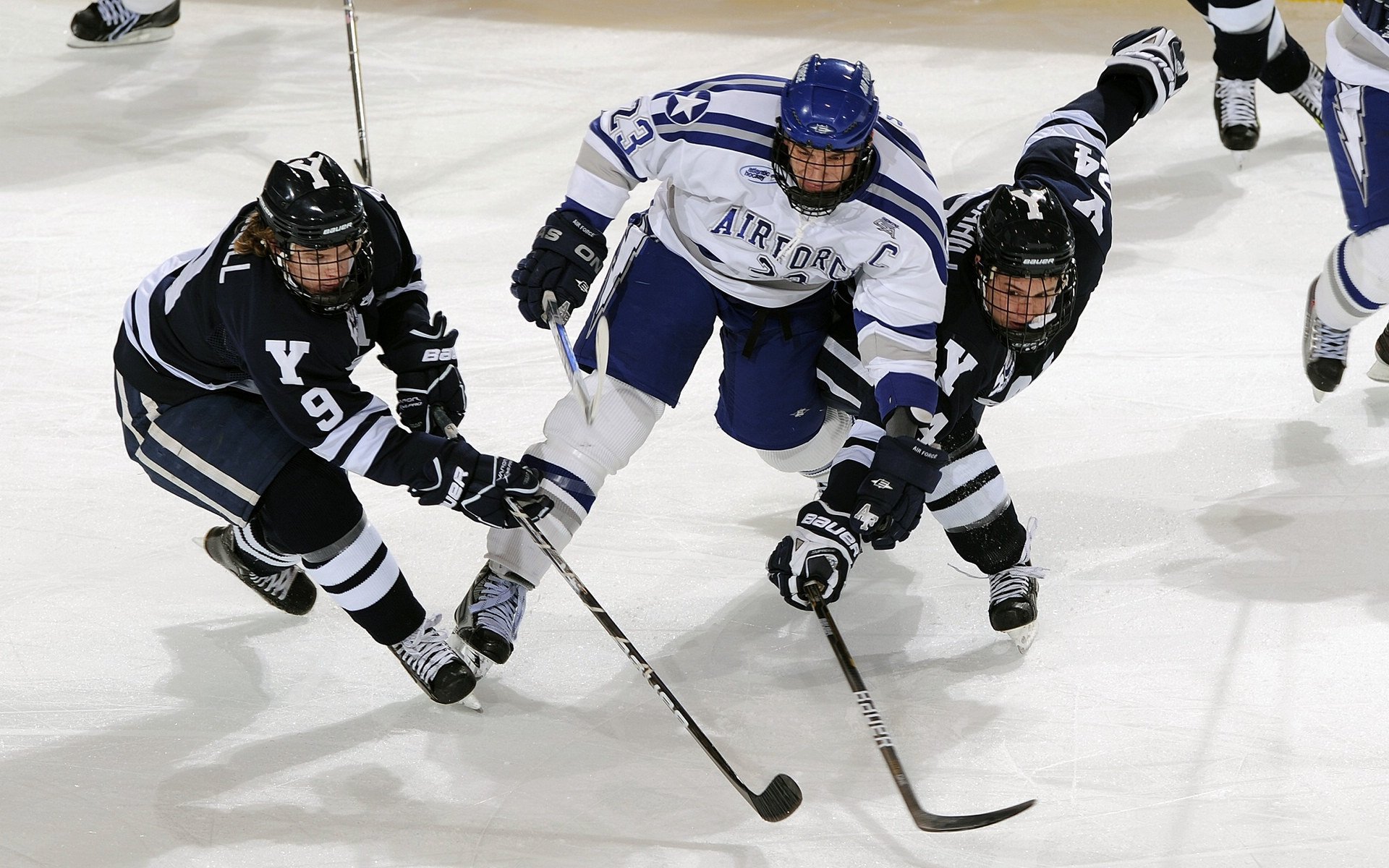 魔笛奏响伯纳乌，红蓝军团轻骑破威尔士—足球之夜的冰与火之歌
