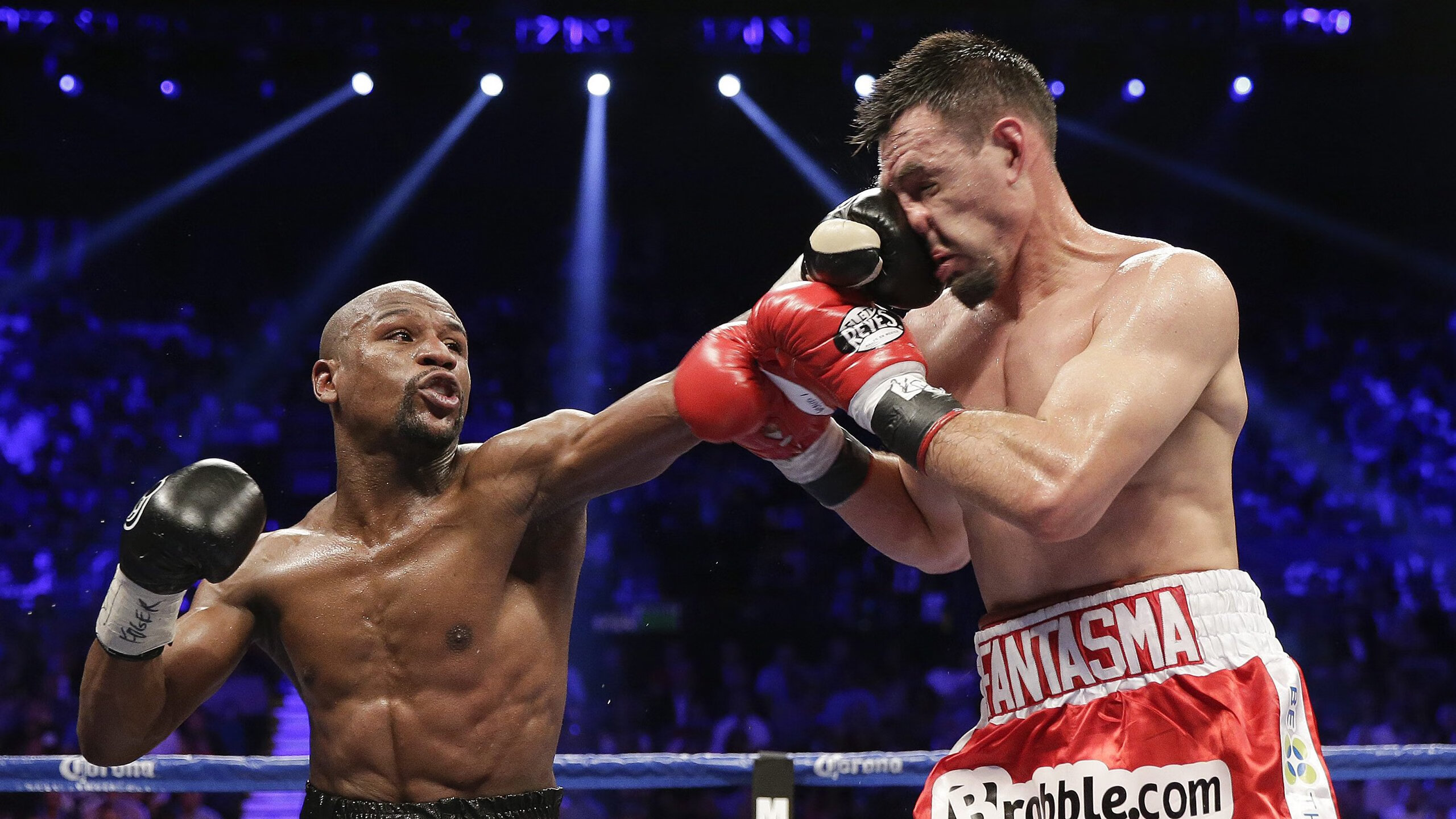 年度焦点之战之夜，米切尔贡献制胜表现