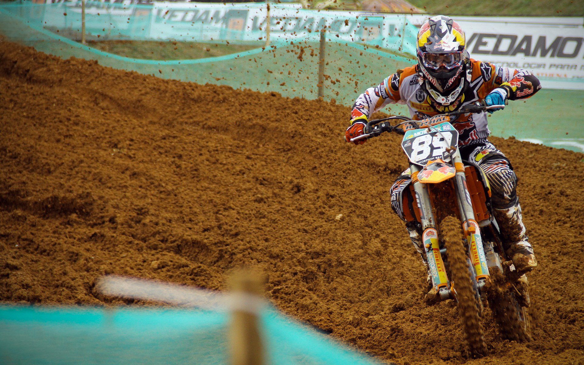 当足球的压哨绝杀遇见F1的街道狂飙，拉亚在巴黎的双重接管之夜