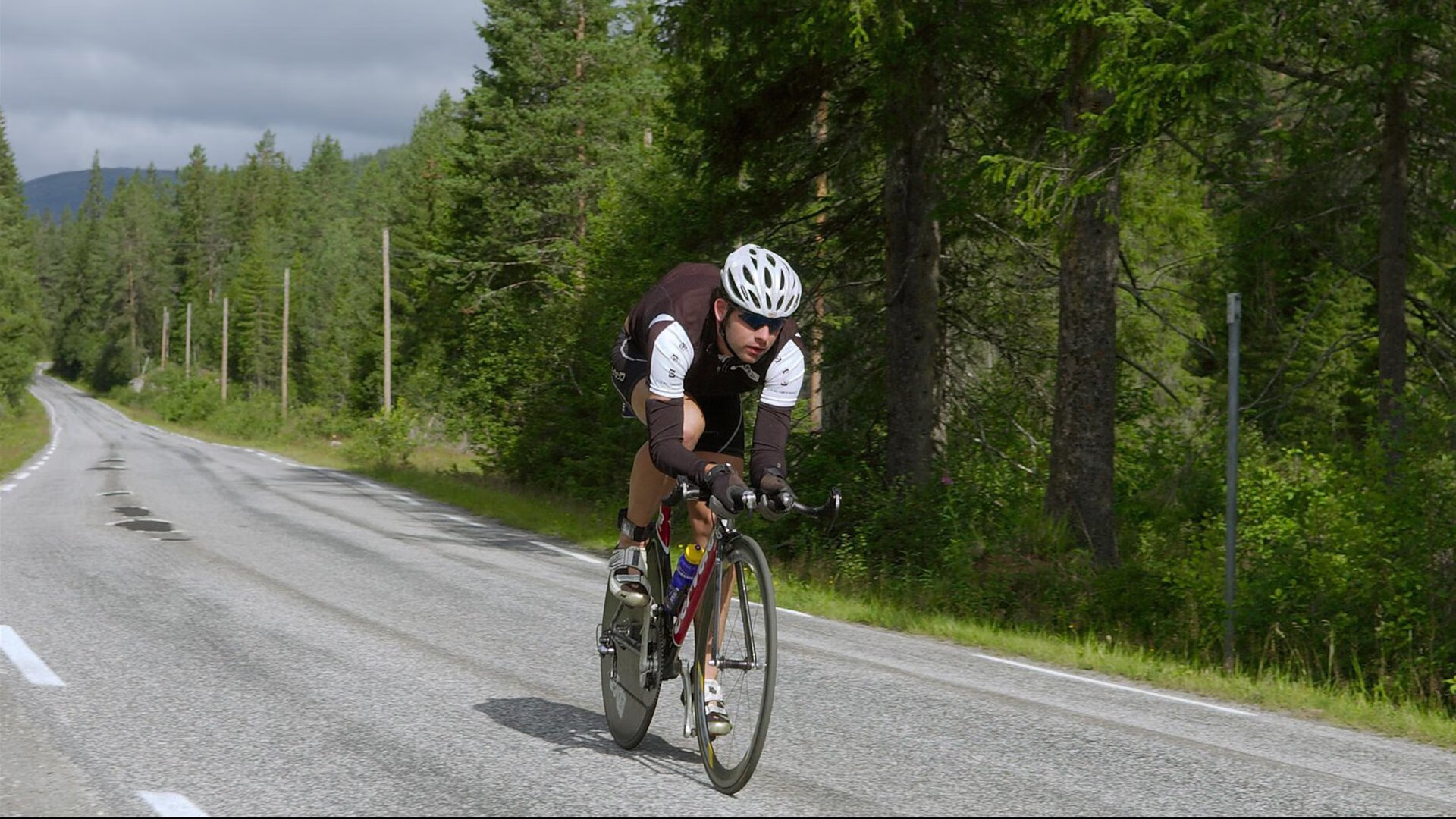 约基奇关键战不手软,骑士全面压制猛龙,双线战场上的统治力展现